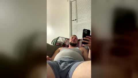 ryanmhoyt88 online show from April 18, 3:43 am