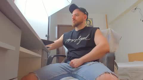 Ryanstone  online show from April 2, 5:27 am