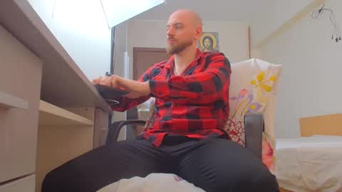 Ryanstone  online show from April 9, 5:18 am