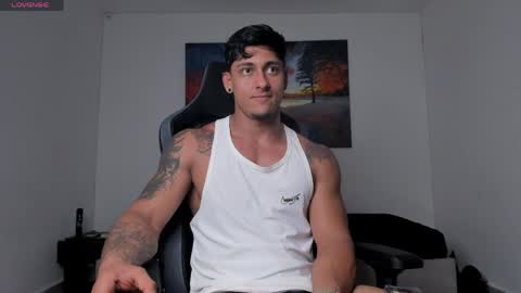 ryanwhite3 online show from April 15, 11:49 pm