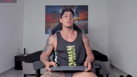 ryanwhite3 online show from April 21, 9:50 pm