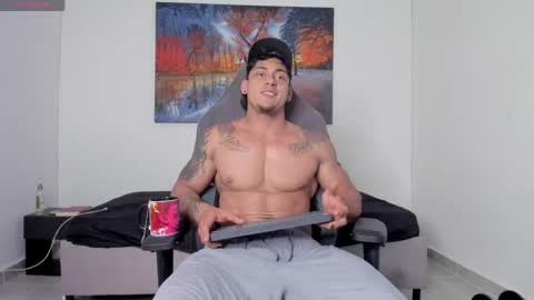 ryanwhite3 online show from April 22, 9:16 pm