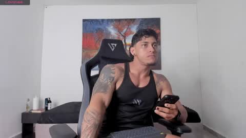 Snapshot of ryanwhite3 chatting on May 3, 10:16 pm ryanwhite3 online show from May 3, 10:16 pm