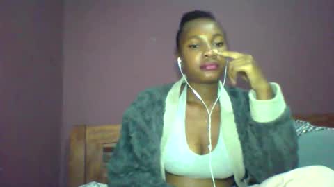 Snapshot of rycie chatting on November 8, 11:14 pm Rycie online show from November 8, 11:14 pm