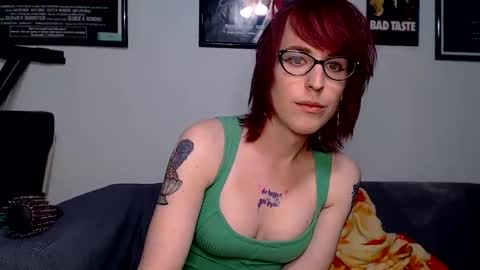 Snapshot of ryff_burnz chatting on May 1, 1:10 am Ryff Burnz online show from May 1, 1:10 am