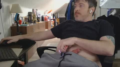 Snapshot of ryis2high chatting on December 22, 10:49 am Ryis2High online show from December 22, 10:49 am