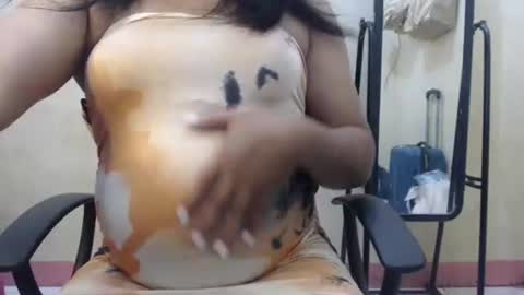 Snapshot of rylle_asian chatting on December 1, 5:34 am rylle_asian online show from December 1, 5:34 am