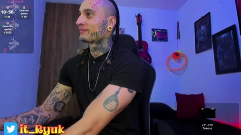 Snapshot of ryuk_it chatting on February 8, 12:17 pm leopmonk help me reach 100 thumbs up online show from February 8, 12:17 pm