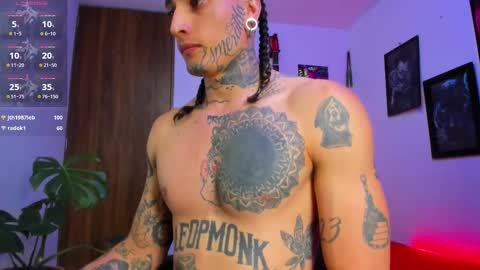 Snapshot of ryuk_it chatting on March 7, 3:18 pm leopmonk help me reach 100 thumbs up online show from March 7, 3:18 pm