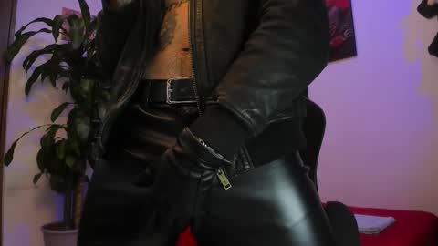 Snapshot of ryuk_it chatting on September 30, 1:27 pm leopmonk help me reach 100 thumbs up online show from September 30, 1:27 pm