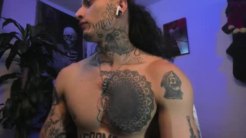 Snapshot of ryuk_it chatting on October 18, 3:35 pm leopmonk help me reach 100 thumbs up online show from October 18, 3:35 pm