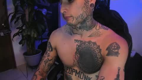 Snapshot of ryuk_it chatting on November 6, 2:12 am leopmonk help me reach 100 thumbs up online show from November 6, 2:12 am