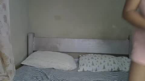 Snapshot of rywanna chatting on April 16, 6:19 pm rywanna online show from April 16, 6:19 pm