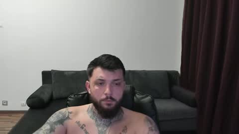 Snapshot of s1nmaster chatting on May 27, 7:55 pm s1nmaster online show from May 27, 7:55 pm