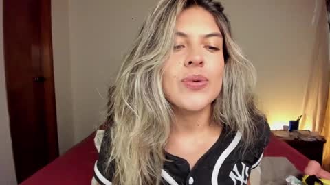 Leslie Beltrn online show from January 9, 3:15 am