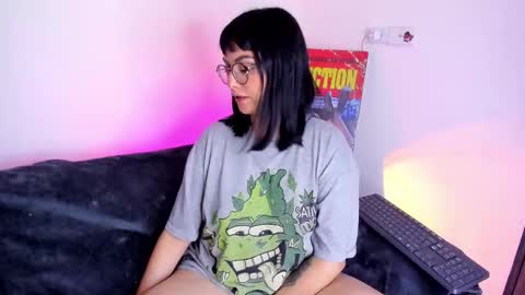 Val online show from November 23, 5:40 am