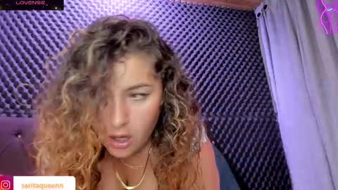 Snapshot of saara__queen chatting on December 27, 6:24 am saara__queen online show from December 27, 6:24 am