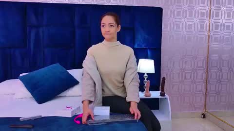 Snapshot of saara_brown chatting on November 8, 9:57 pm Saara Brown online show from November 8, 9:57 pm