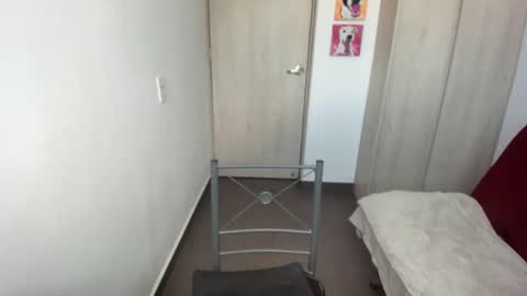 Snapshot of saarah_brownn chatting on December 3, 9:01 pm Sara online show from December 3, 9:01 pm