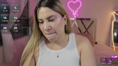 saaya_tay online show from April 19, 3:17 am