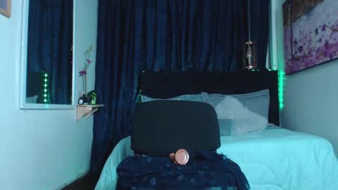 Snapshot of sabaha_ chatting on December 21, 4:09 am S A B A H A online show from December 21, 4:09 am