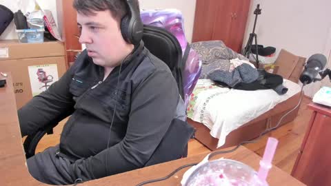 1141323  my Lord Mister Max   moms treasure online show from December 31, 10:58 am