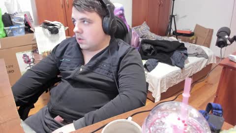 1141323  my Lord Mister Max   moms treasure online show from January 4, 12:37 am