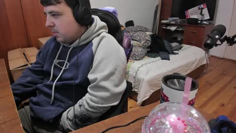 1141323  my Lord Mister Max   moms treasure online show from January 4, 10:45 pm