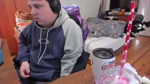 1141323  my Lord Mister Max   moms treasure online show from January 18, 12:15 pm