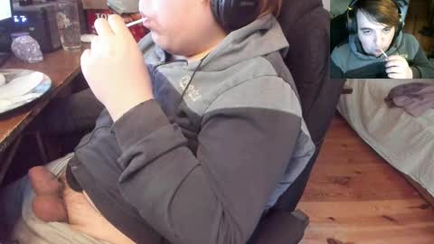 1141323  my Lord Mister Max   moms treasure online show from January 8, 7:10 am