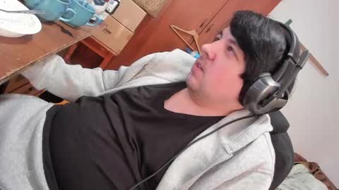 1141323  my Lord Mister Max   moms treasure online show from March 28, 6:02 am