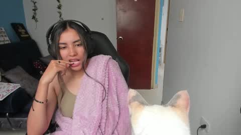 Angie  online show from February 21, 4:26 pm