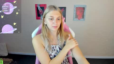 Snapshot of sabrina_moun chatting on September 10, 1:27 am sabrina_moun online show from September 10, 1:27 am