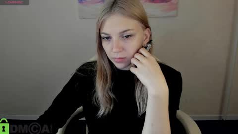 Snapshot of sabrina_moun chatting on September 11, 1:17 am sabrina_moun online show from September 11, 1:17 am