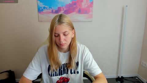 Snapshot of sabrina_moun chatting on September 18, 12:45 am sabrina_moun online show from September 18, 12:45 am