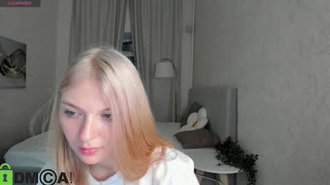 Snapshot of sabrina_moun chatting on September 26, 11:53 pm sabrina_moun online show from September 26, 11:53 pm
