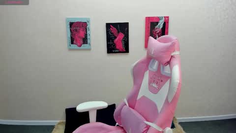 Snapshot of sabrina_moun chatting on October 13, 11:38 pm sabrina_moun online show from October 13, 11:38 pm