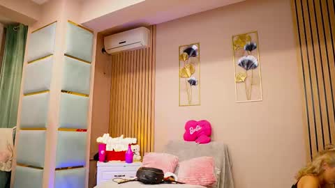 SabrinaJade online show from October 14, 6:14 am