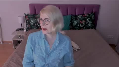 Snapshot of sabrinamacmarren chatting on February 11, 5:26 am Sabrina MacMarren online show from February 11, 5:26 am