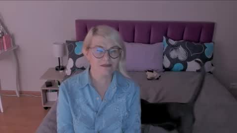 Snapshot of sabrinamacmarren chatting on February 23, 4:02 pm Sabrina MacMarren online show from February 23, 4:02 pm