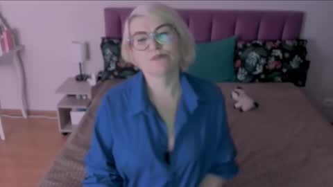 Snapshot of sabrinamacmarren chatting on March 2, 4:21 pm Sabrina MacMarren online show from March 2, 4:21 pm