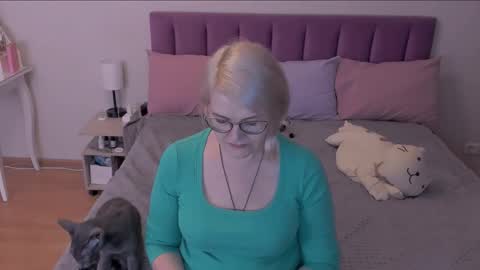 Snapshot of sabrinamacmarren chatting on March 10, 5:50 pm Sabrina MacMarren online show from March 10, 5:50 pm