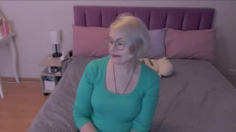 Snapshot of sabrinamacmarren chatting on March 10, 8:56 pm Sabrina MacMarren online show from March 10, 8:56 pm