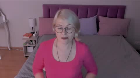 Snapshot of sabrinamacmarren chatting on March 12, 6:44 pm Sabrina MacMarren online show from March 12, 6:44 pm