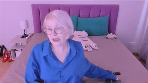 Snapshot of sabrinamacmarren chatting on September 25, 2:54 pm Sabrina MacMarren online show from September 25, 2:54 pm