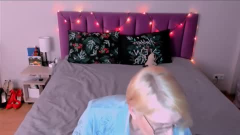 Sabrina MacMarren online show from January 15, 4:22 pm