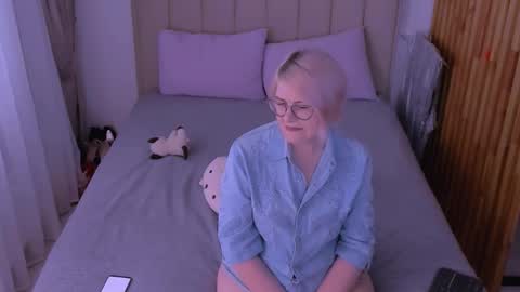 Sabrina MacMarren online show from March 25, 3:07 pm