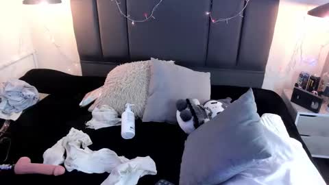 Sabrina  online show from February 27, 11:21 am