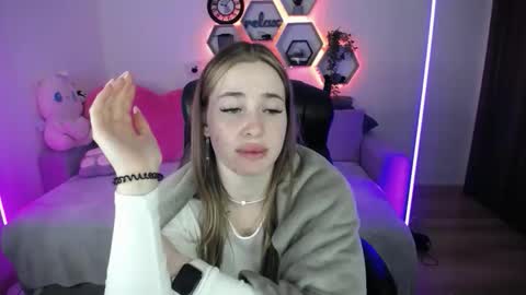 Sabrina Violet online show from April 16, 8:04 am