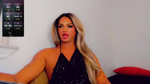 Snapshot of sacha_candy chatting on December 11, 3:56 am Sacha online show from December 11, 3:56 am